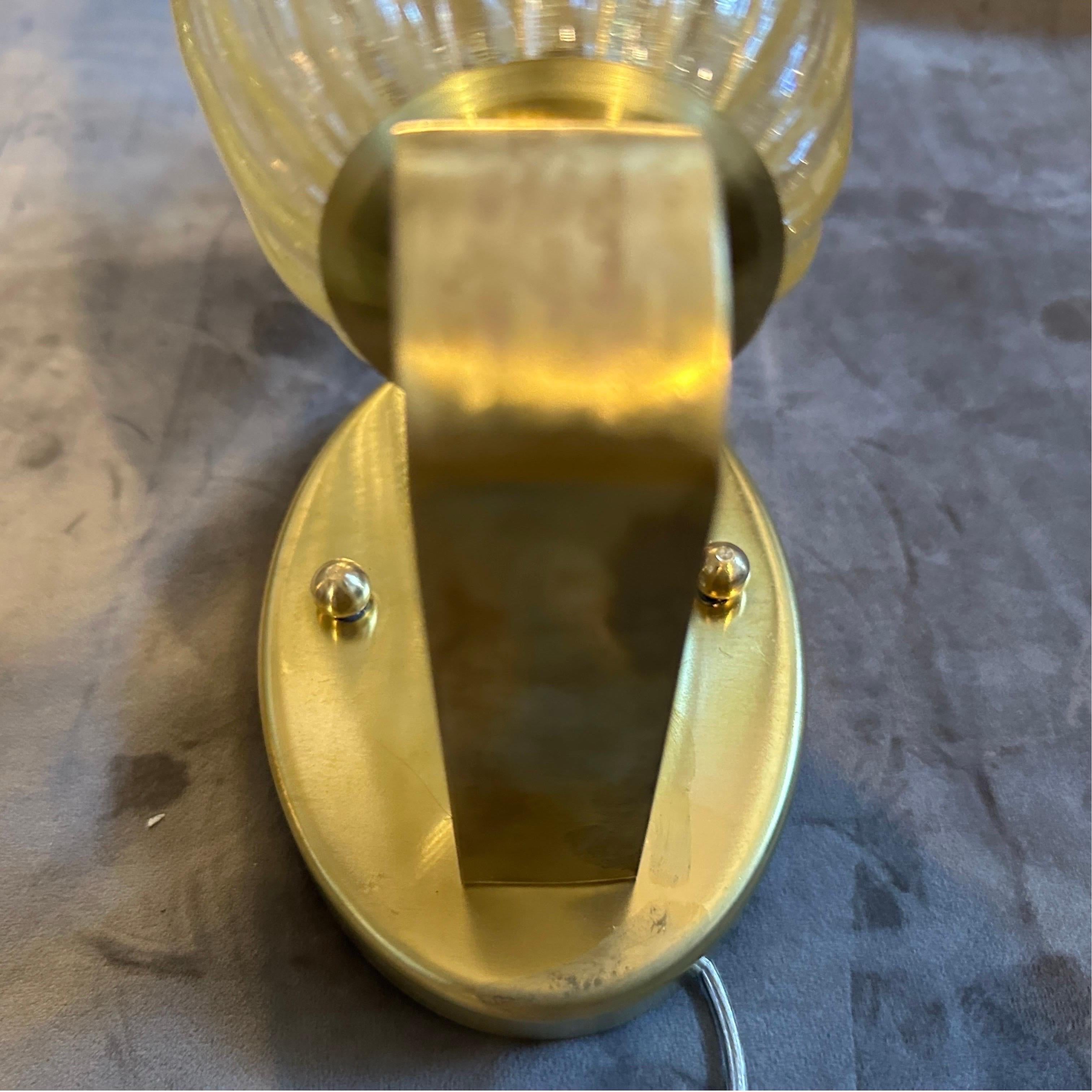 Dos apliques de pared de latón y cristal de Murano modernos de mediados de siglo de estilo Barovier de los años 90 en venta 5