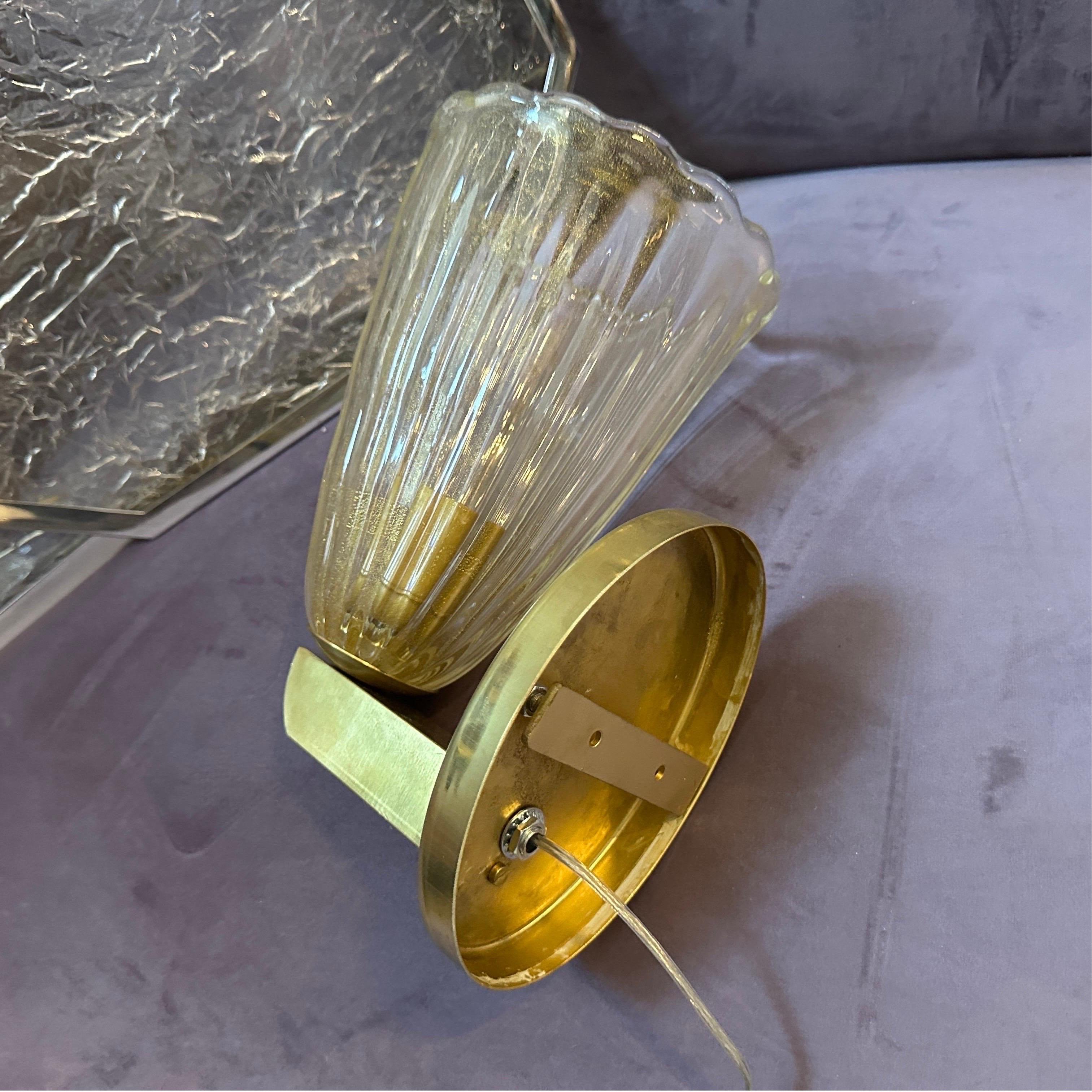Dos apliques de pared de latón y cristal de Murano modernos de mediados de siglo de estilo Barovier de los años 90 en venta 7