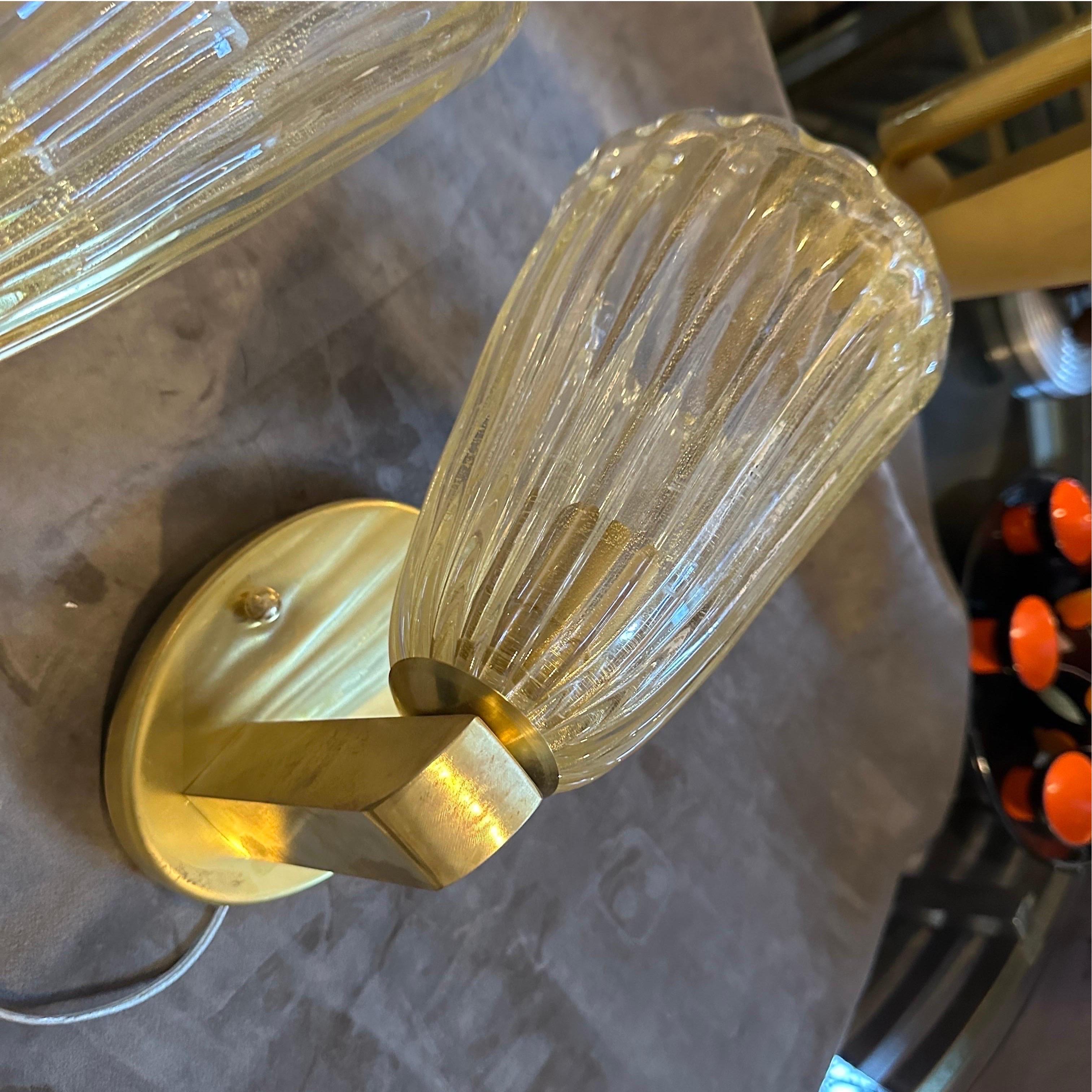 Dos apliques de pared de latón y cristal de Murano modernos de mediados de siglo de estilo Barovier de los años 90 en venta 8