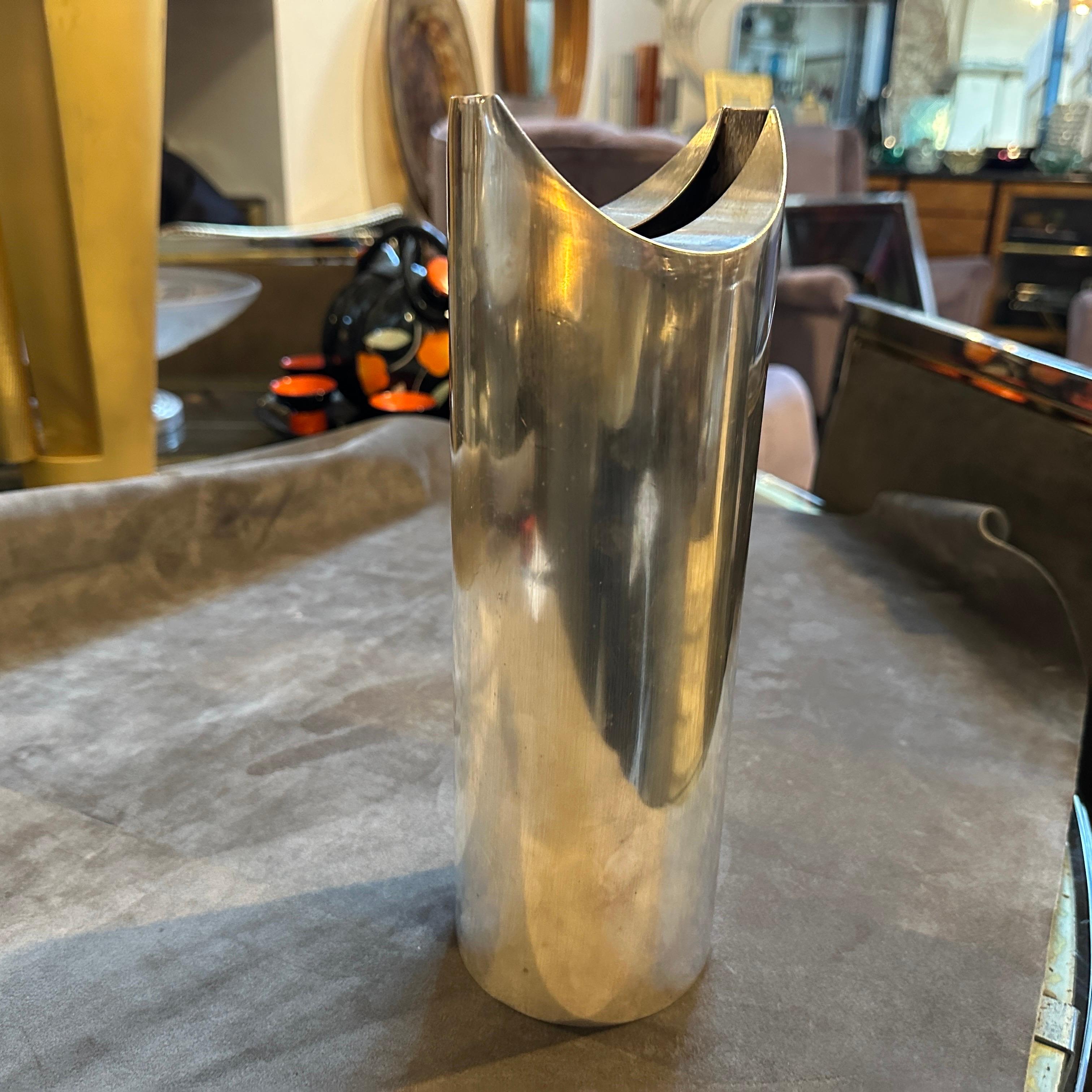 Striking 1970s Minimalist Silver-Plated Sculptural Vase by Lino Sabattini for Sabattini Argenteria
Introduce a piece of iconic Italian design into your collection with this remarkable minimalist sculptural vase, conceived by the celebrated designer