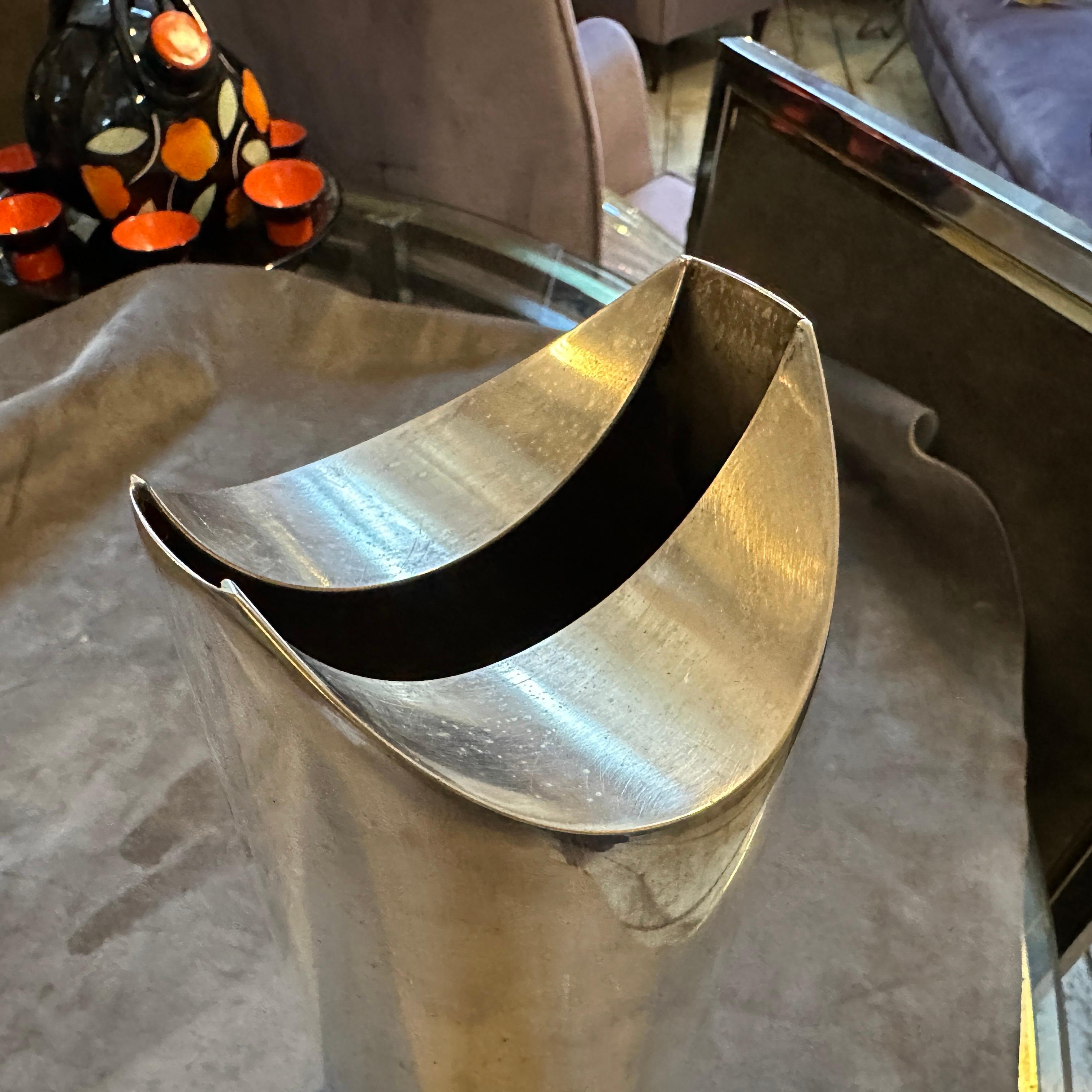 20th Century 1970s Minimalist Silver Plated Sculptural Vase designed by Lino Sabattini For Sale