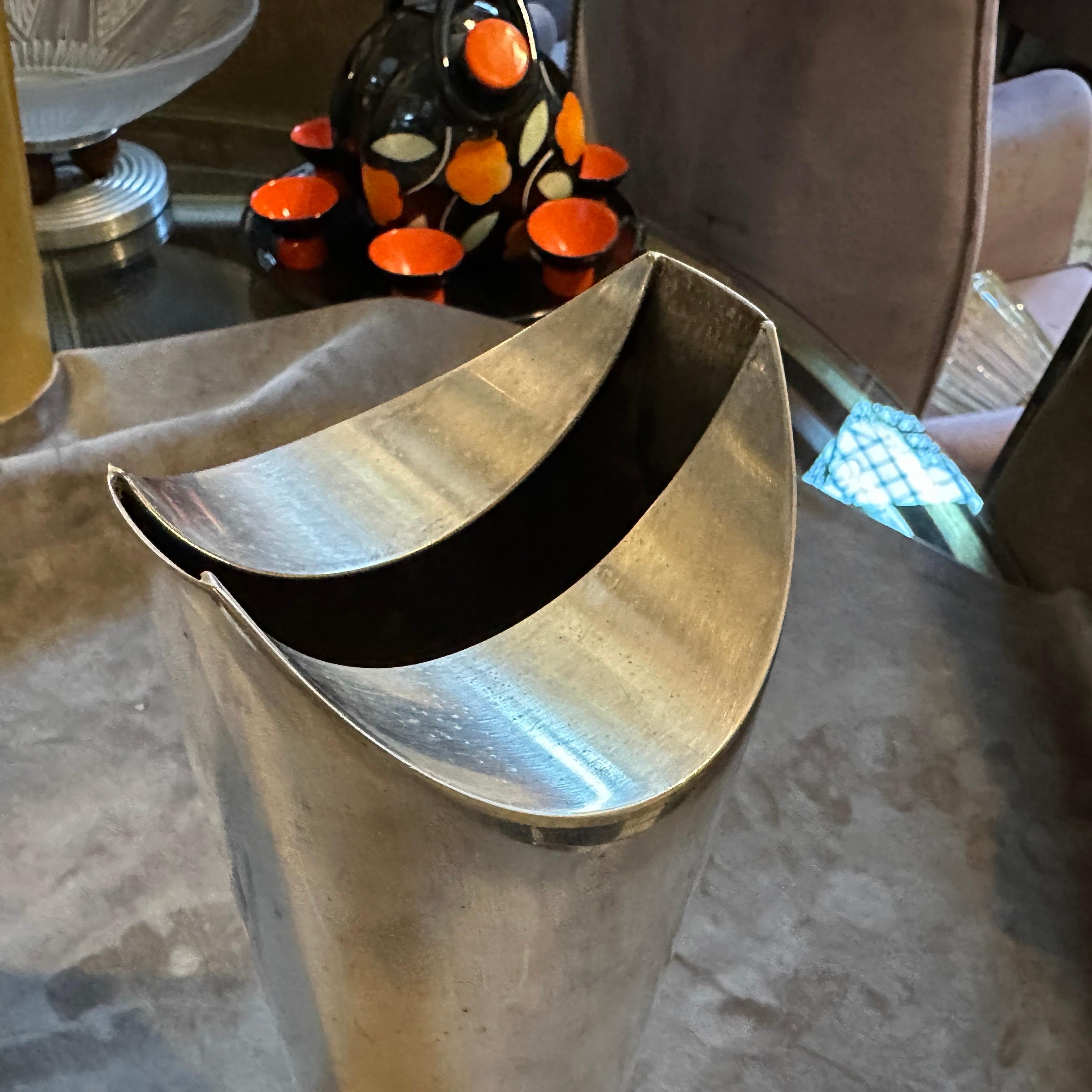 1970s Minimalist Silver Plated Sculptural Vase designed by Lino Sabattini For Sale 3