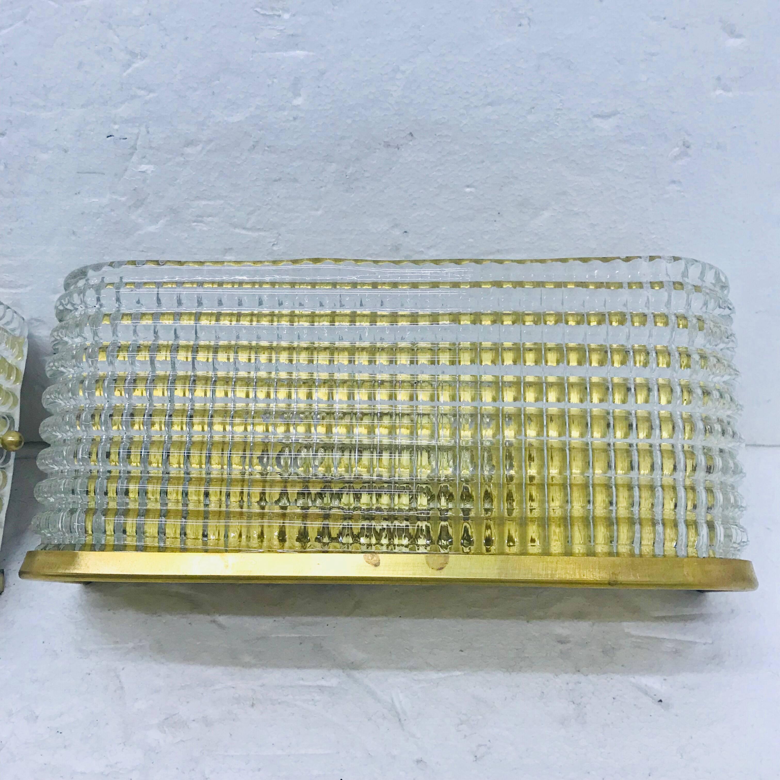 Two Mid-Century Modern Italian Brass and Glass Rectangular Wall Sconces, 1970 In Excellent Condition In Aci Castello, IT