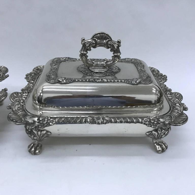 Pair of Old Sheffield Plate English Entree Dishes, circa 1830 For Sale