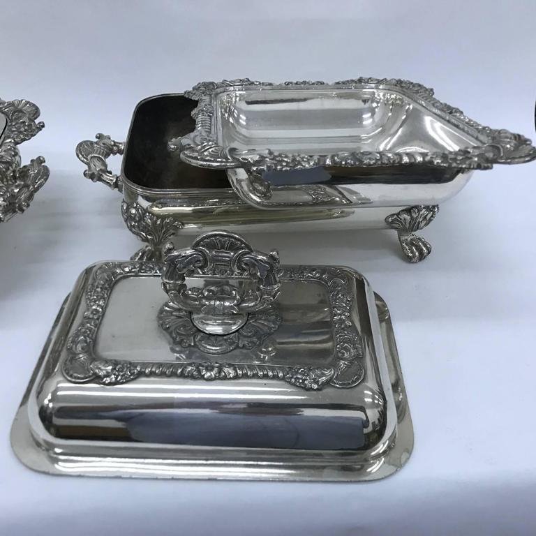 Pair of Old Sheffield Plate English Entree Dishes, circa 1830 For Sale