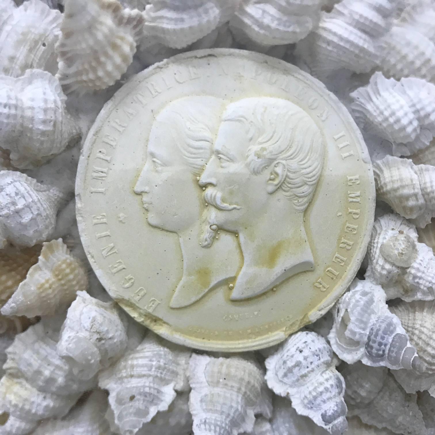 Hand-Crafted italian framework with shells and plaster cameo