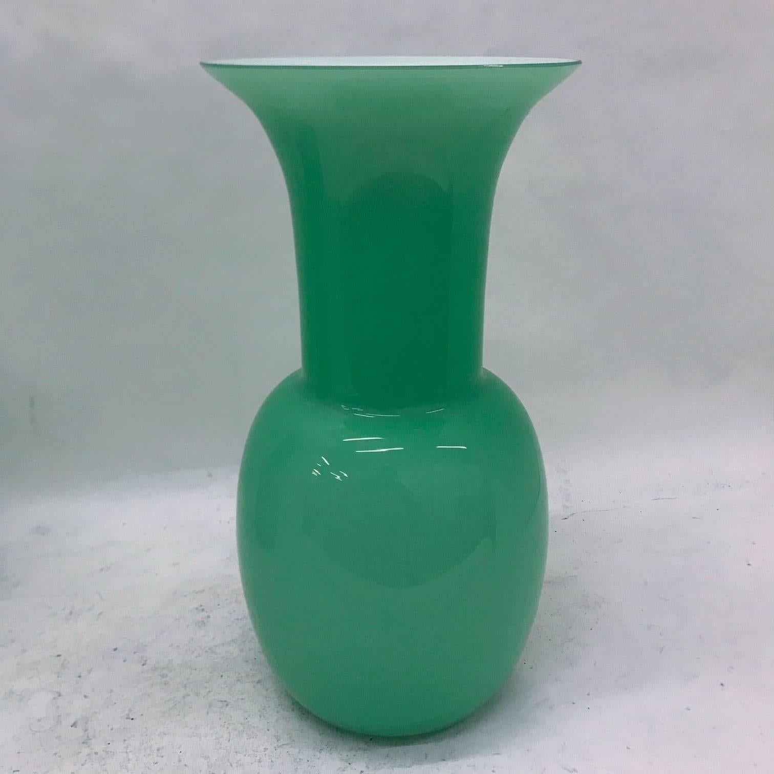 Aureliano Toso Pair of Italian green Murano Glass Vases 2001  In Excellent Condition In Aci Castello, IT