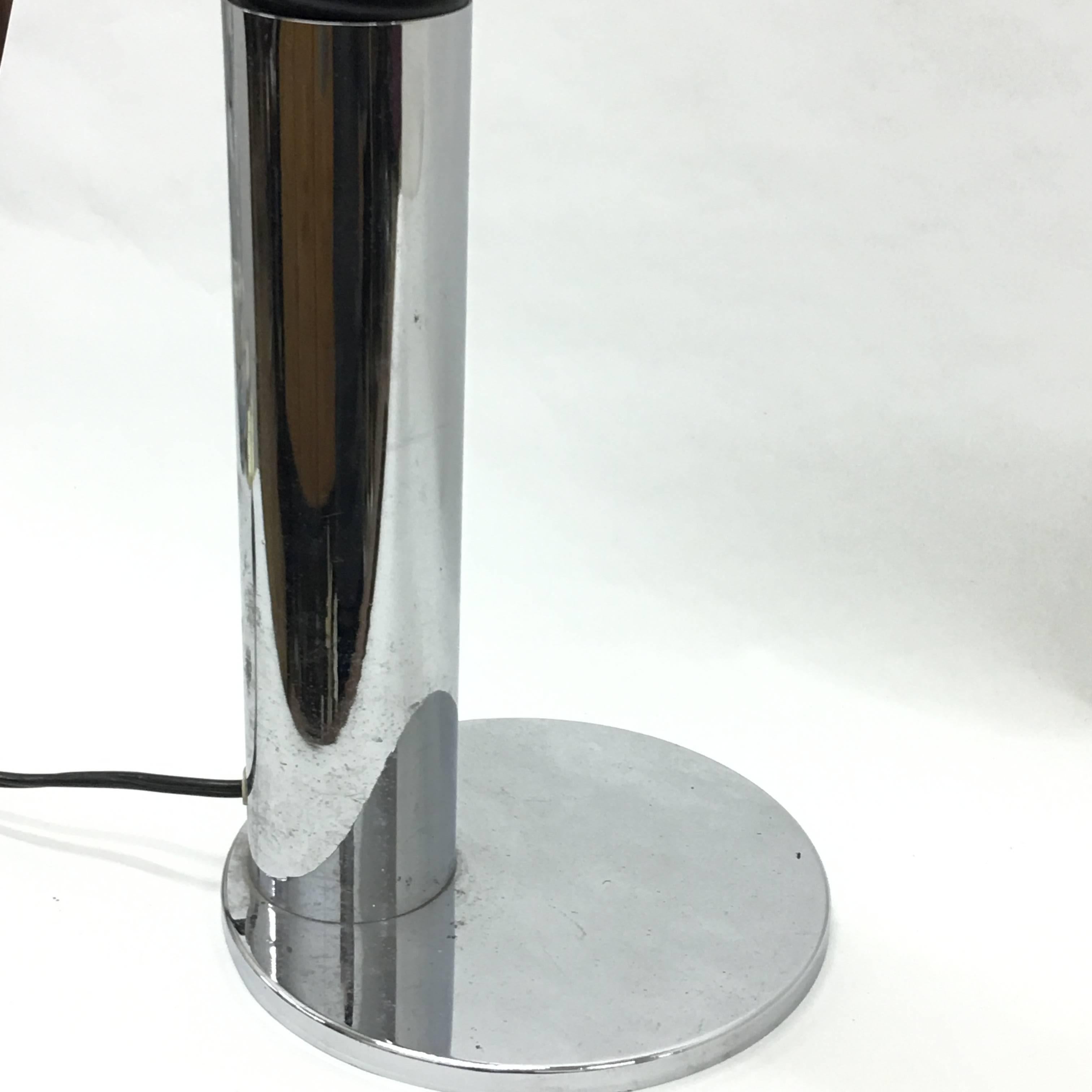 Targetti Sankey Space Age Italian steel Table Lamp circa 1970 In Good Condition In Aci Castello, IT