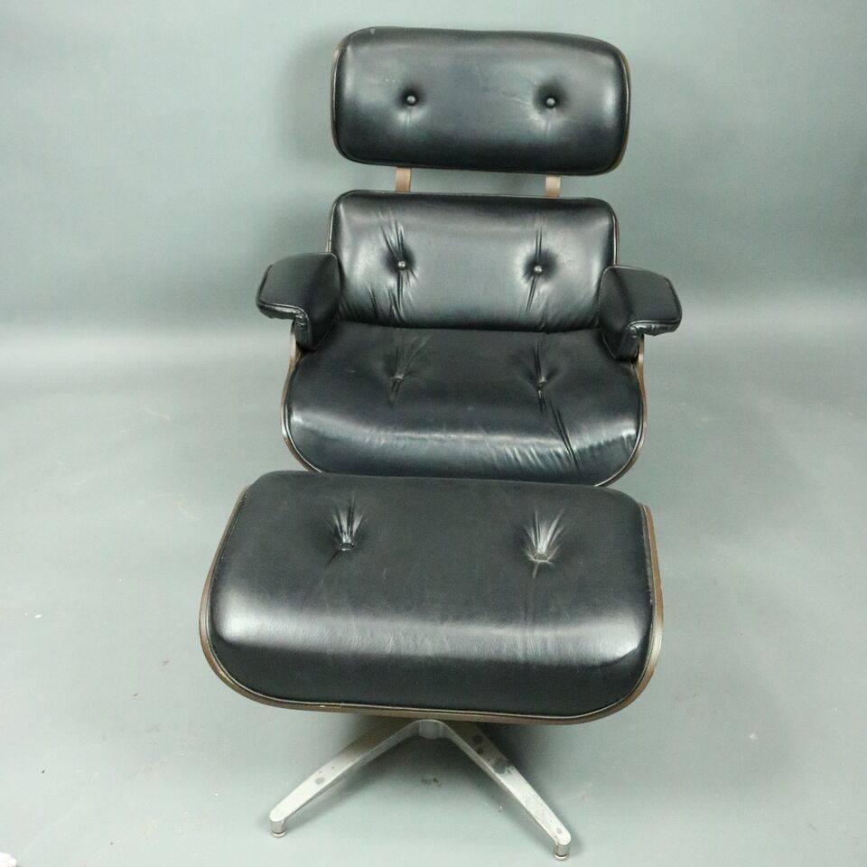 American Mid-Century Modern Eames for Miller Style Lounge Chair and Ottoman, circa 1960