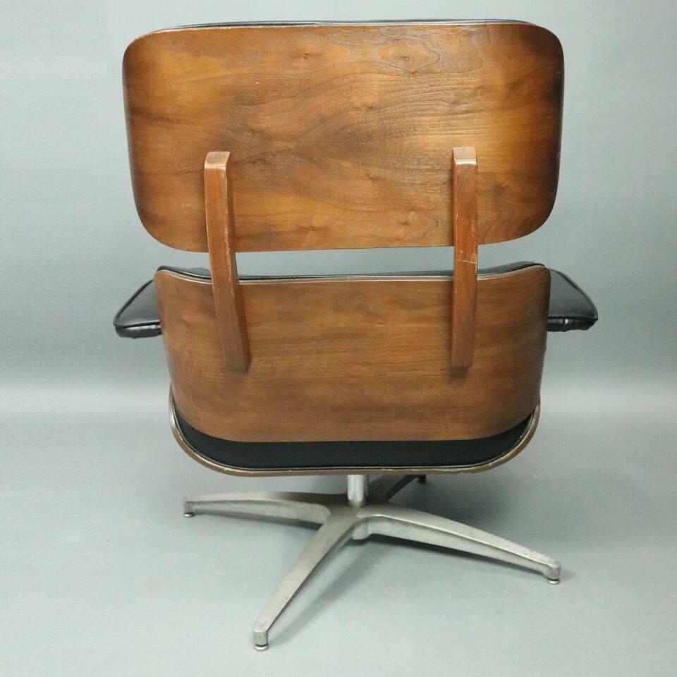 Mid-Century Modern Eames for Miller Style Lounge Chair and Ottoman, circa 1960 In Good Condition In Big Flats, NY
