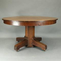 Antique Stickley Bros. Arts & Crafts Mission Oak Round Dining Table, circa 1915