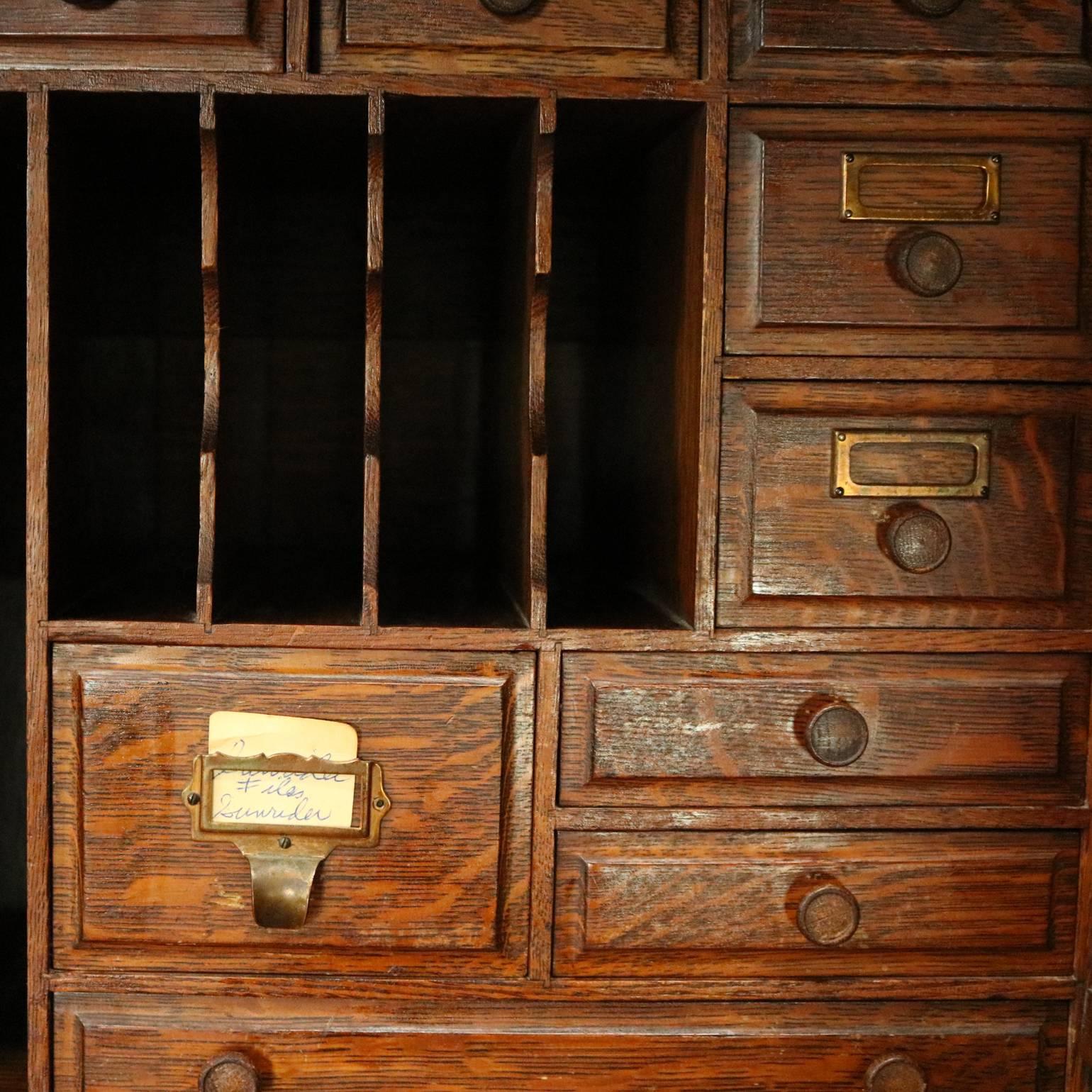 Antique Standard Furniture Co. Oak Raised Panel Roll Top Desk, circa 1890 In Good Condition In Big Flats, NY