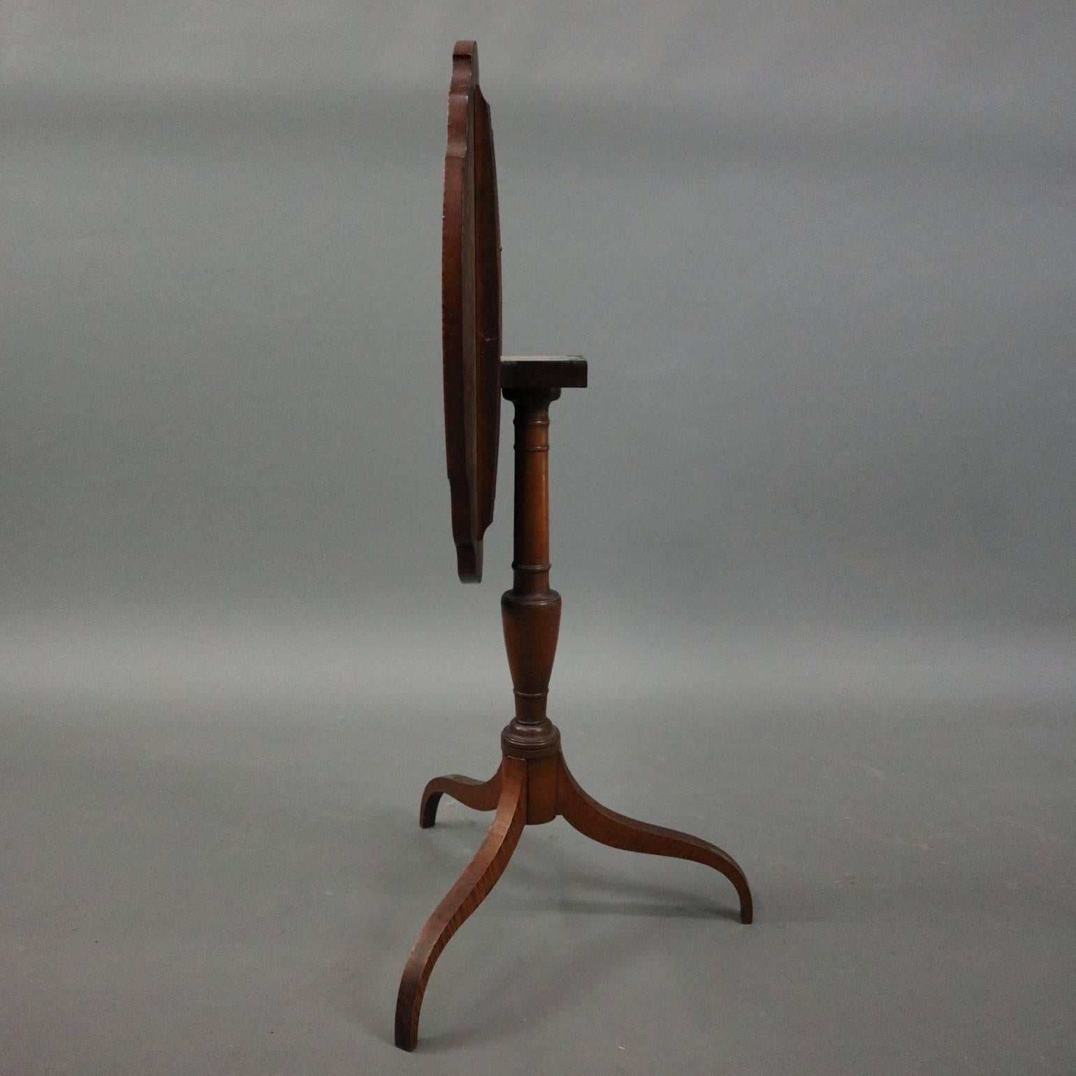 Antique Federal Tiger Maple Oval Tilt-Top Lamp Stand, circa 1850 In Good Condition In Big Flats, NY