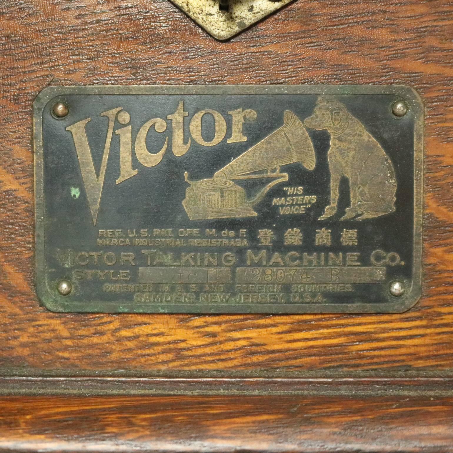 Antique Victor Victrola Phonograph Talking Machine with Tin Horn, circa 1900 1