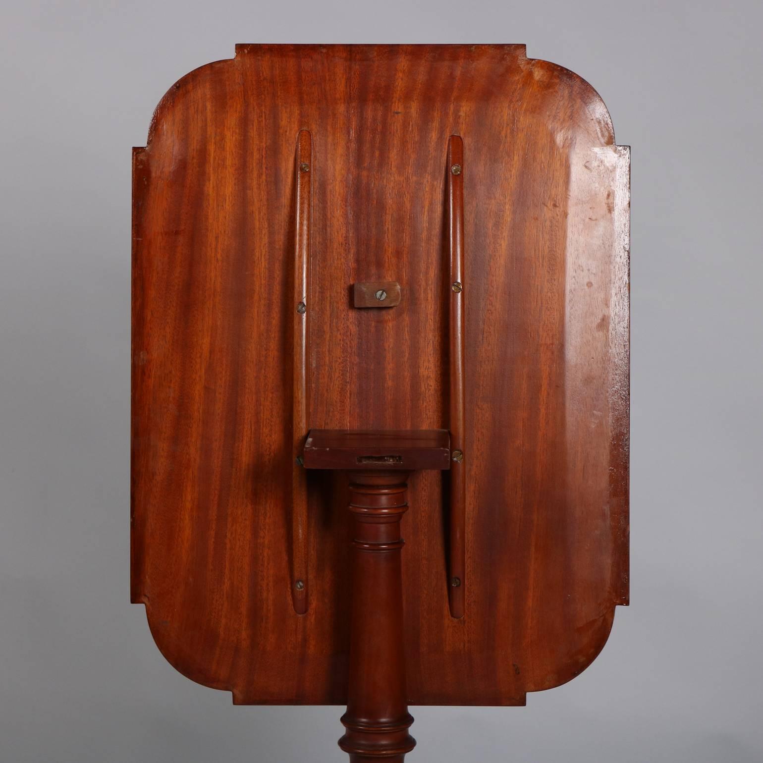 Antique Federal Style Mahogany Tilt-Top Candle/Lamp Stand, 19th Century In Good Condition In Big Flats, NY