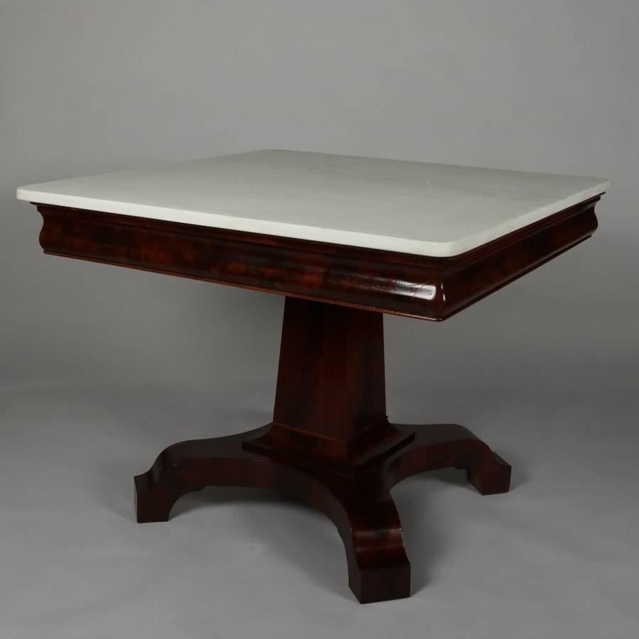 Antique American Empire Flame Mahogany Marble-Top Center Table, 19th Century In Good Condition In Big Flats, NY