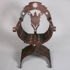 Chaise curule antique syrienne/turque sculptée en marqueterie de nacre