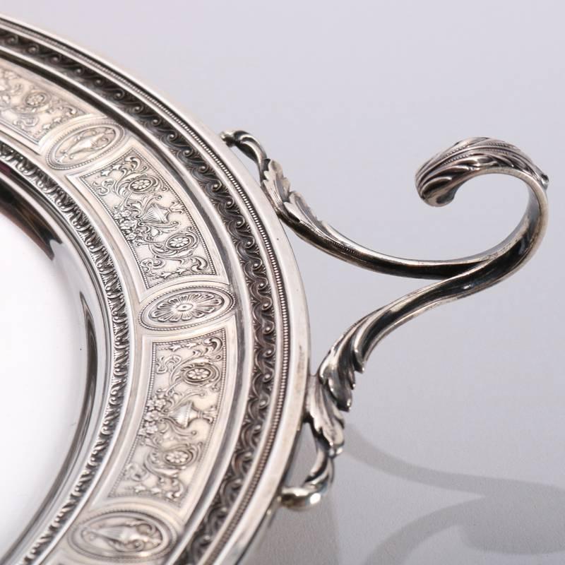 20th Century Neoclassical English Wedgwood Sterling Silver Acanthus Handled Tray, 14.11 toz