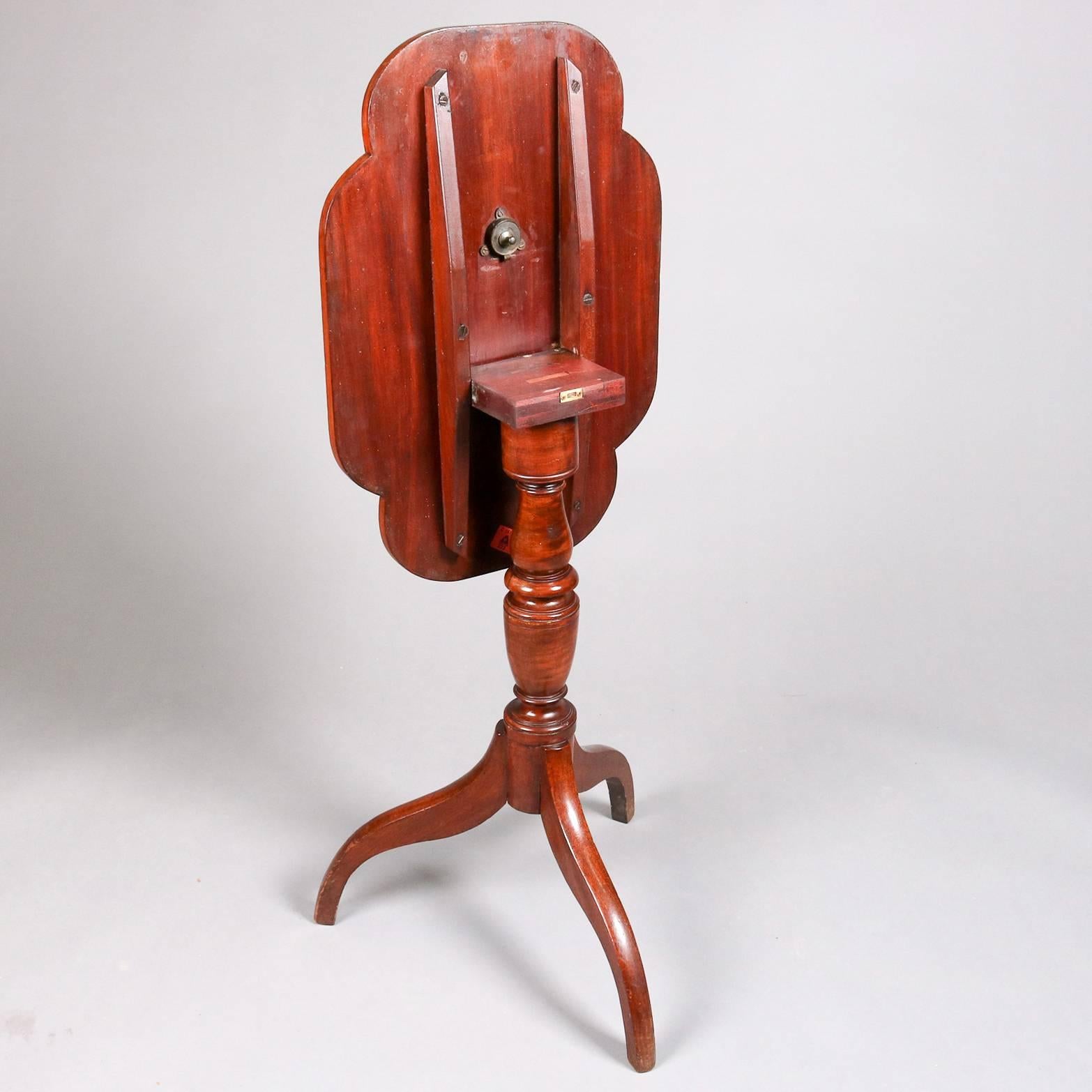 Antique Federal Mahogany Tilt-Top Spider Leg Candle Stand, 19th Century In Good Condition In Big Flats, NY
