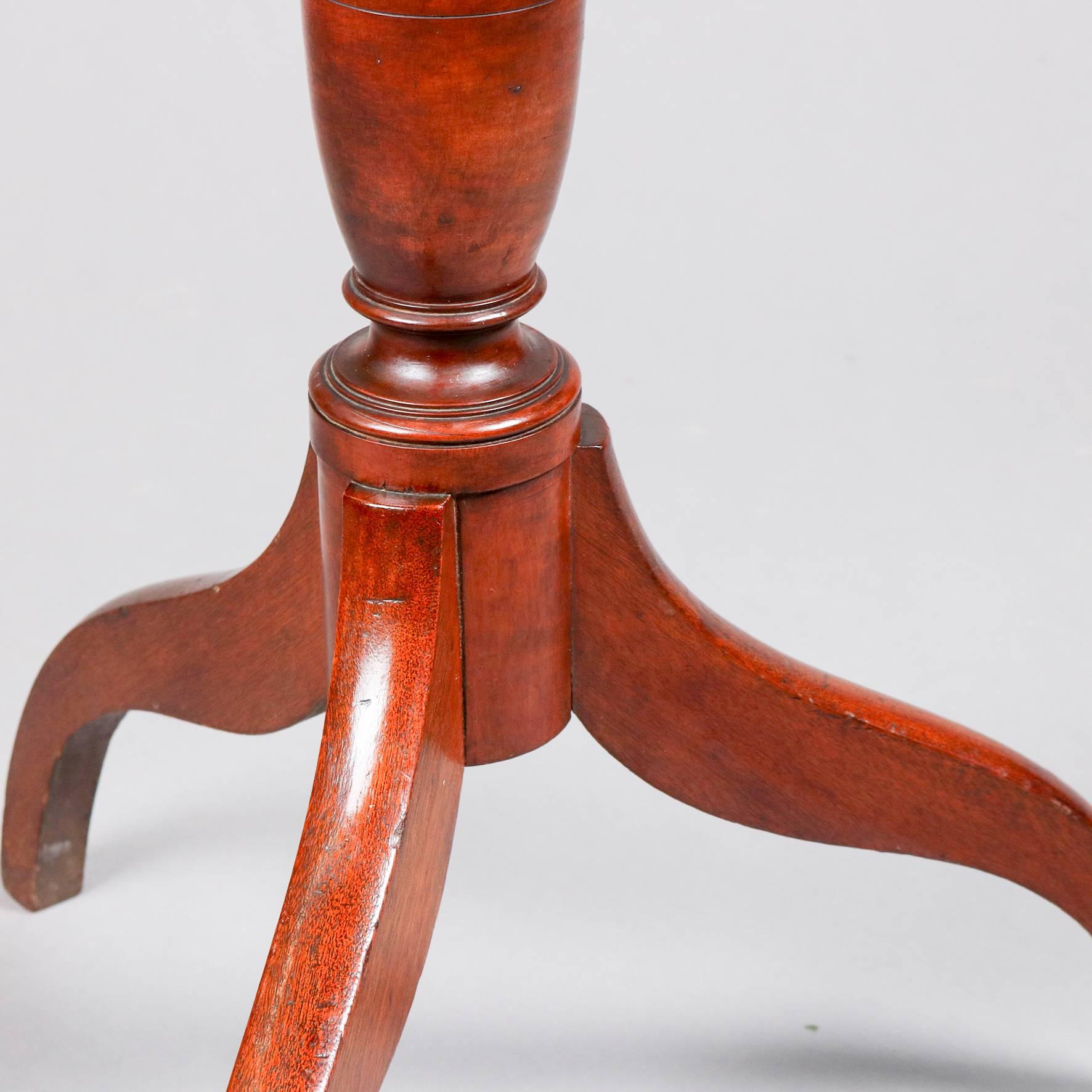 Antique Federal Mahogany Tilt-Top Spider Leg Candle Stand, 19th Century 3