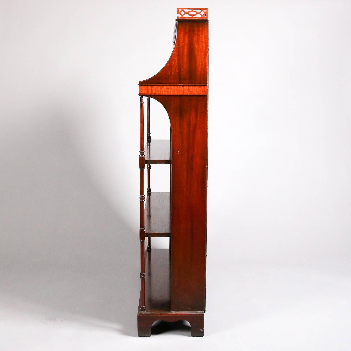Antique Federal Style Charak Furniture Mahogany Open Bookcase, 19th Century In Good Condition In Big Flats, NY