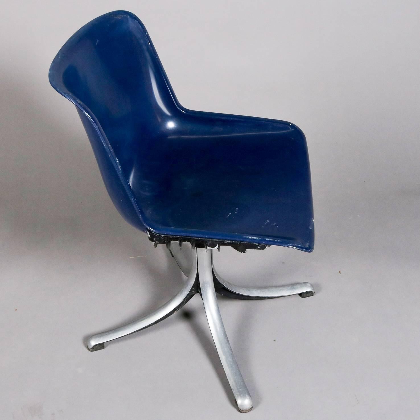 Set of Four, Mid-Century Modern Knoll School Bucket Chairs, 20th Century 2