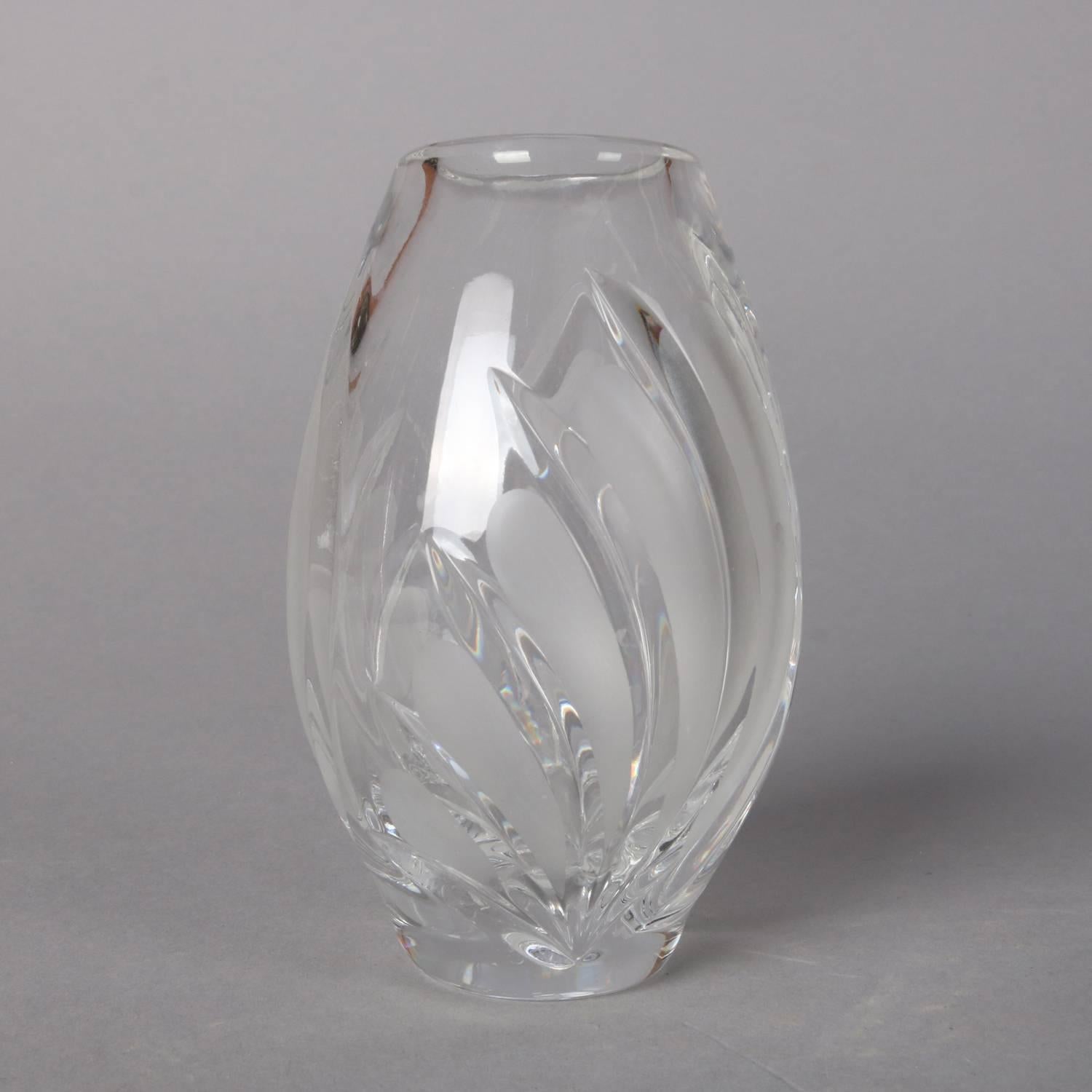 20ième siècle Petit vase irlandais Coventry en cristal taillé en Posy, collection Waterford Marquis en vente