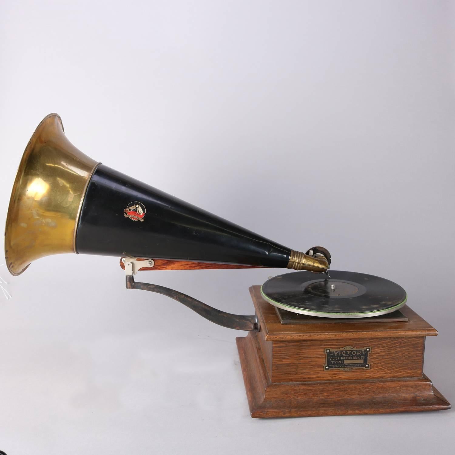 American Antique Victor Talking Machine Phonograph Type P. 6858 