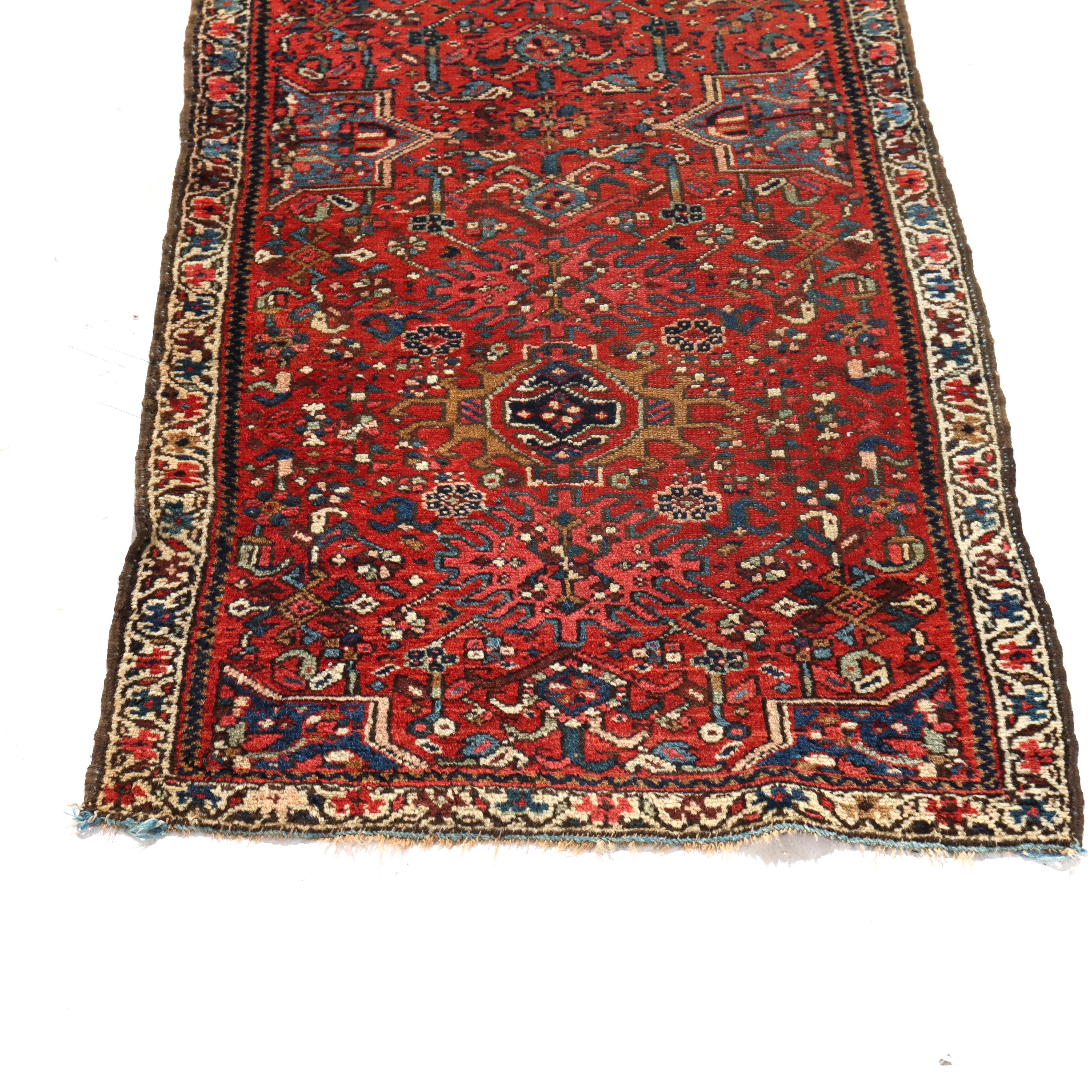 Antico tappeto orientale persiano Karaja Runner C1920 In condizioni buone in vendita a Big Flats, NY