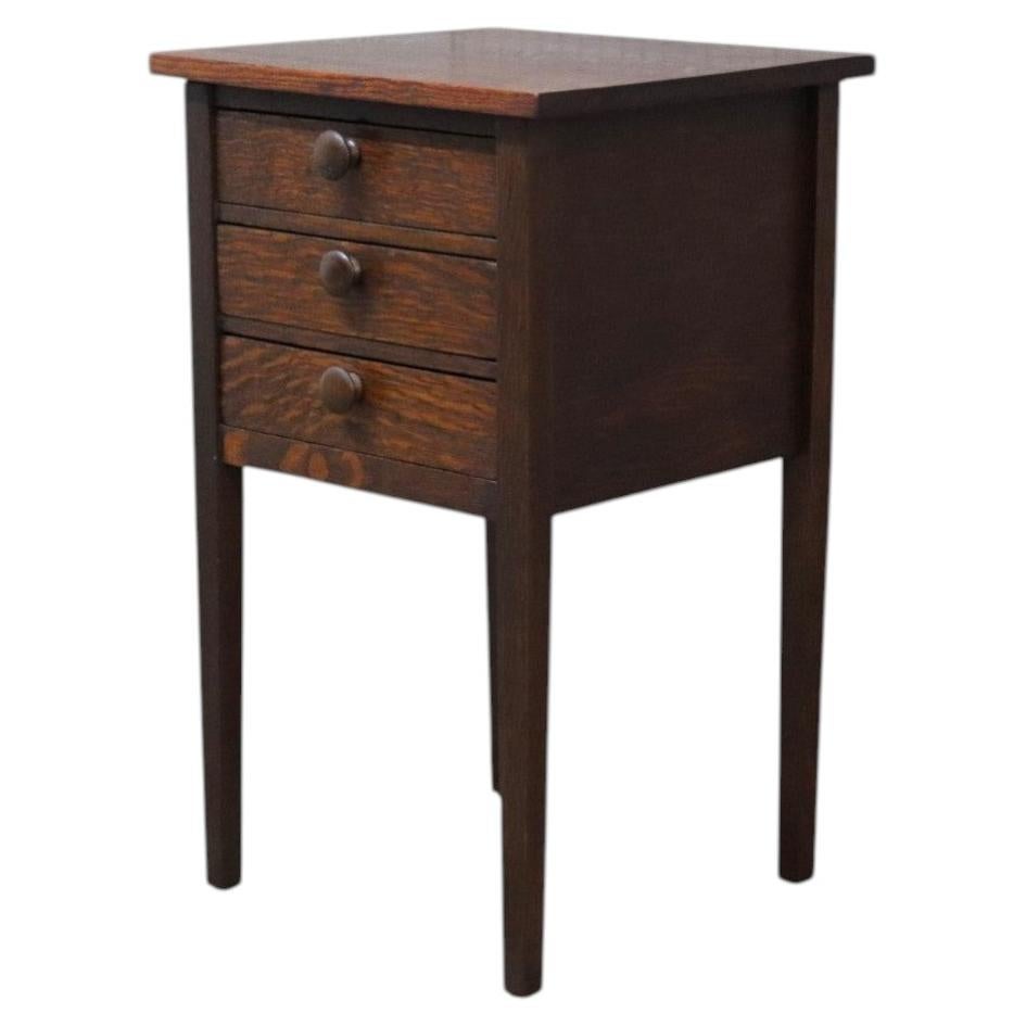 Nähpult im Stickley-Stil, Arts-and-Crafts-Stil, aus Mission-Eiche, mit 3 Schubladen, um 1920