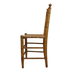 Paire de chaises d'enfants de style artisanal en érable et jonc, avec garnitures noircies, vers 1920
