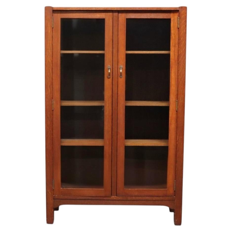 Stickley Brothers Arts & Crafts Oak 2-Door Bookcase C1920 For Sale