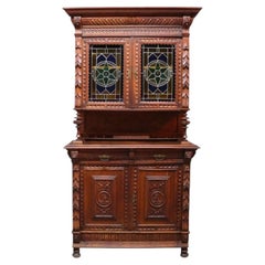 Englisches Sideboard aus geschnitztem Eichenholz im jakobinischen Stil mit kunstvoll verziertem Buntglas, um 1900
