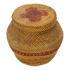 Cesta bulbosa tejida con tapa, de los nativos americanos Makah del Noroeste del Pacífico, de estilo antiguo, alrededor de 1920