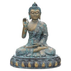 Lebensgroßer sitzender Buddha im Vitarka-Mudra, Shakyamuni meditiert im Lotussitz