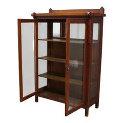 Arts & Crafts Mission Oak 2 Door China Cabinet In The Manner Of Stickley C1920