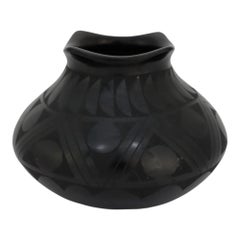 Vaso in ceramica "Black on Black" di Villalpando, stile dei nativi americani del sud-ovest, di Mata Ortiz