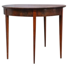 Tavolo da gioco pieghevole a forma di mezzaluna in mogano "Flame" e acero tigrato, stile Hepplewhite, 1830 circa