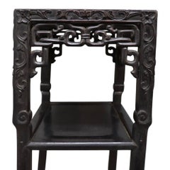 Soporte para plantas chino tallado en palisandro con tapa de mármol, de alrededor de 1920