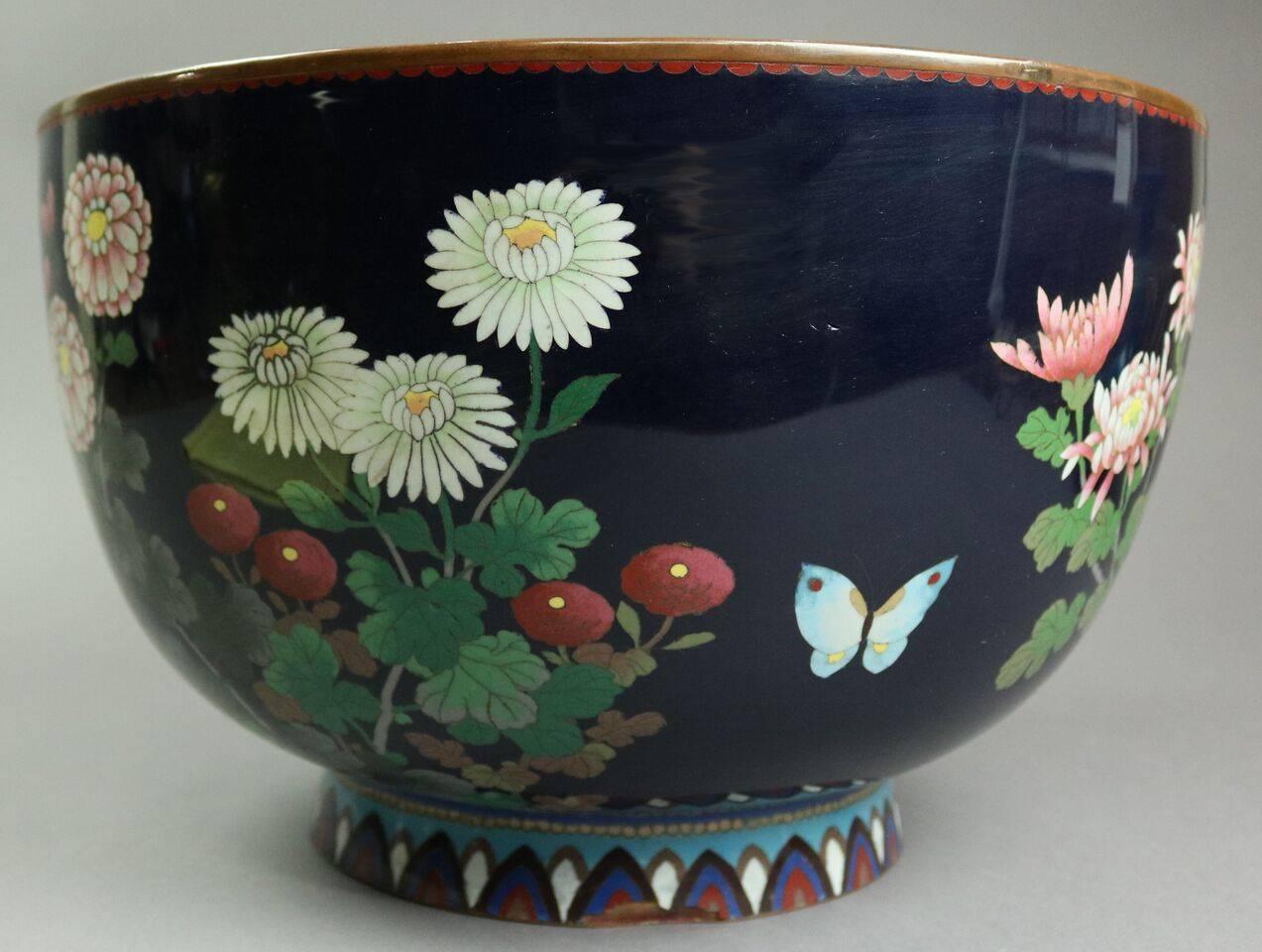 Antique Oversized Japanese Cloisonne Enameled Jardiniere of Meiji, Early 20th C In Good Condition In Big Flats, NY