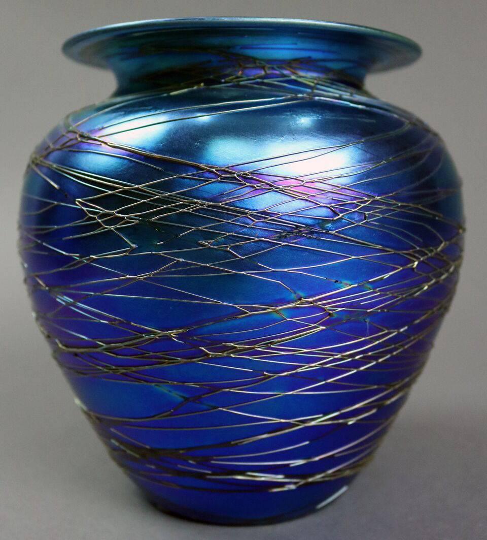 Pair of Antique Durand Threaded Art Glass Vases, Early 20th Century 1