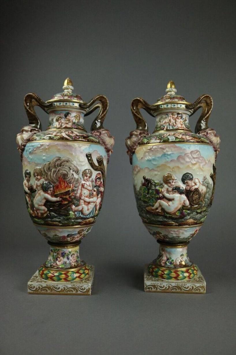 Pair of Italian Capodimonte Lidded Hand-Painted Porcelain Urns, 19th Century In Good Condition In Big Flats, NY