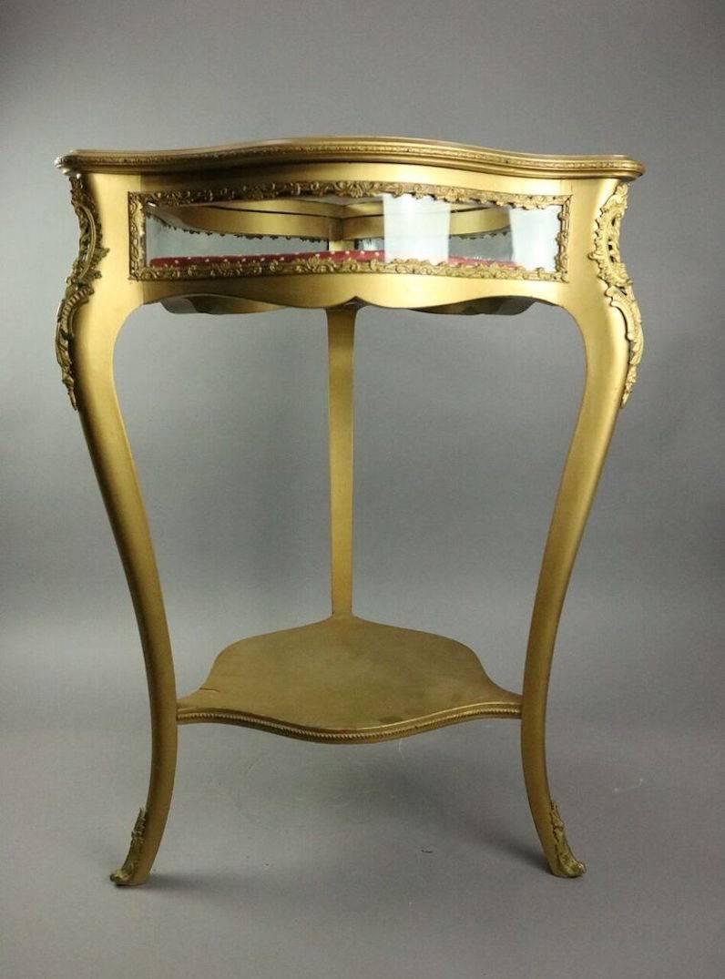 20th Century French Louis XV Style Giltwood Shield Shaped Curio Side Table, Early 1900