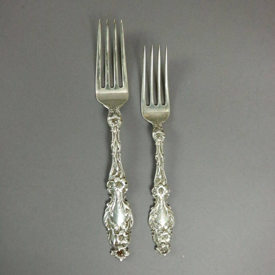 87 Pc Whiting Sterling Silver Flatware Set, Lilly-Floral, Approx 95 ozt,  1910 In Good Condition In Big Flats, NY