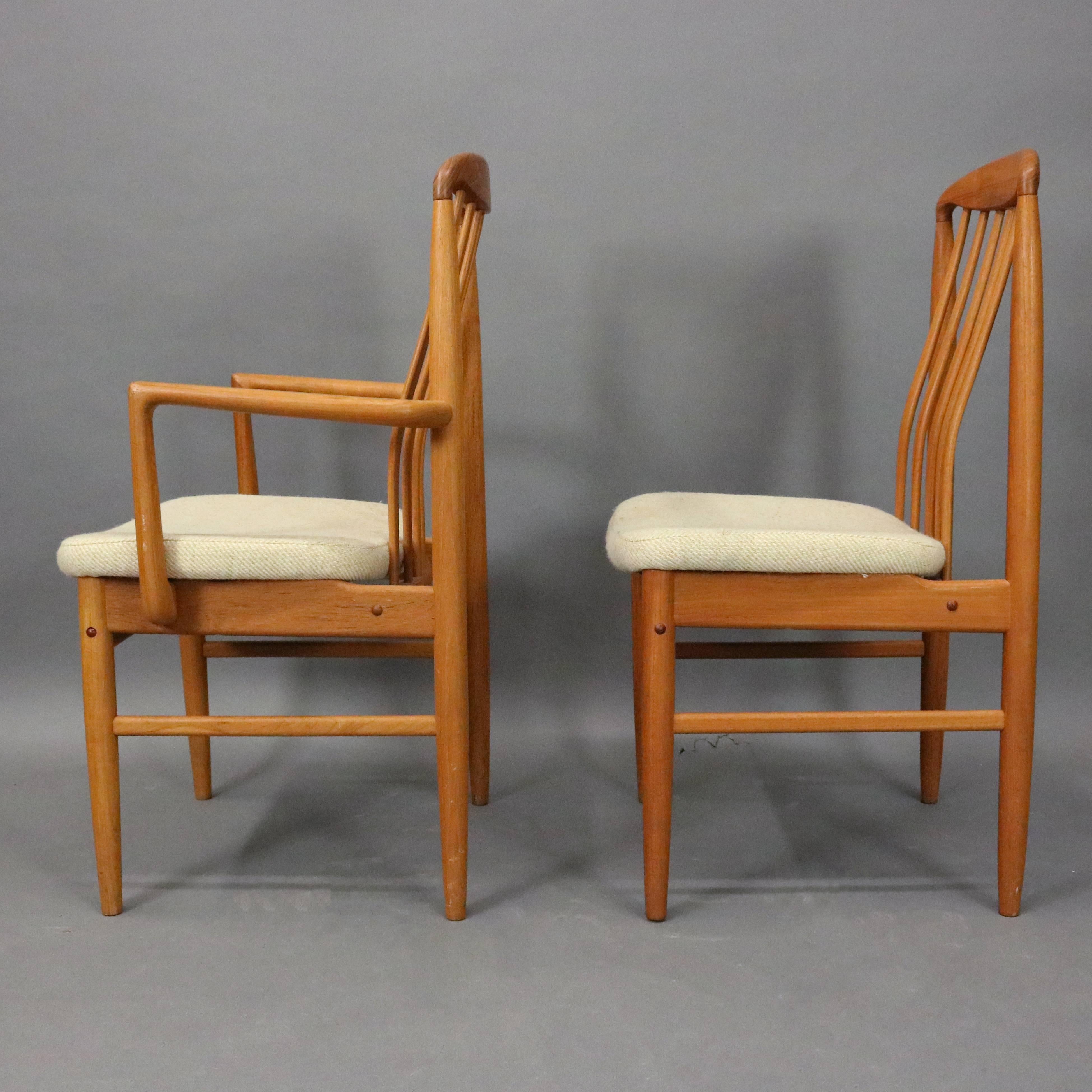 Mid Century Danish Modern Dining Room Set, Table and Six Chairs, circa 1960 In Good Condition In Big Flats, NY