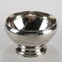 Antike handgehämmerte Schale mit Fuß aus Sterlingsilber von Lebolt