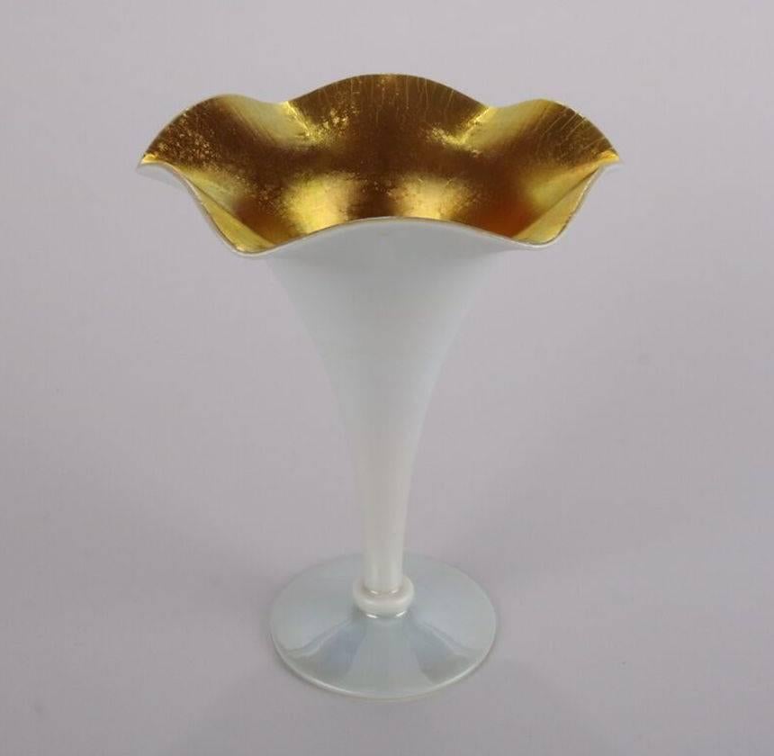 20th Century Antique & Fine Steuben Gold Aurene over Calcite Ruffled Rim Fluted Trumpet Vase