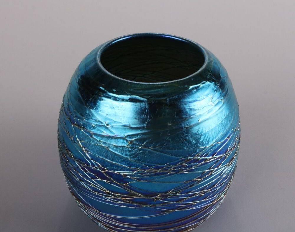 Hand-Crafted Durand Iridescent Blue Art Glass and Silver Threaded Beehive Vase Signed, 1995-4