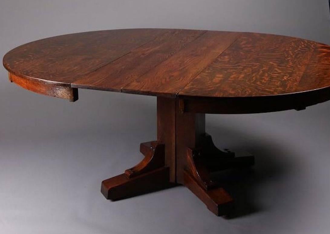 American Antique Arts & Crafts Stickley Brothers Mission Oak Dining Table, circa 1910