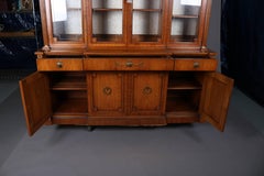 Henredon "18th Century Portfolio" Federal Style Breakfront China Cabinet
